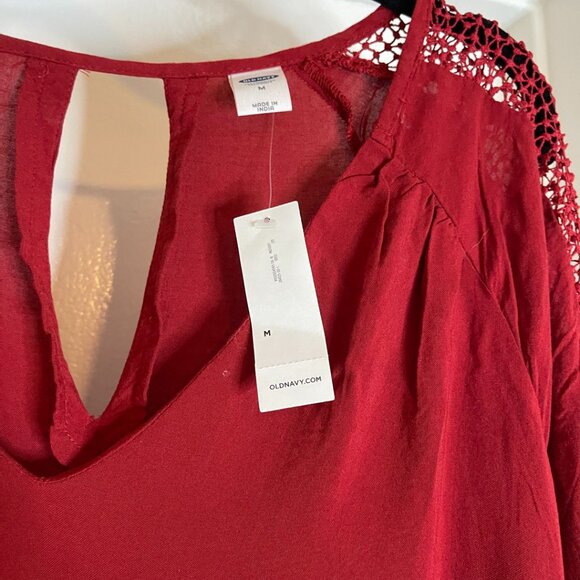 ✨ Old Navy Burgundy Crochet Sleeve Blouse - Size M (New with Tags!) - Picture 6 of 7
